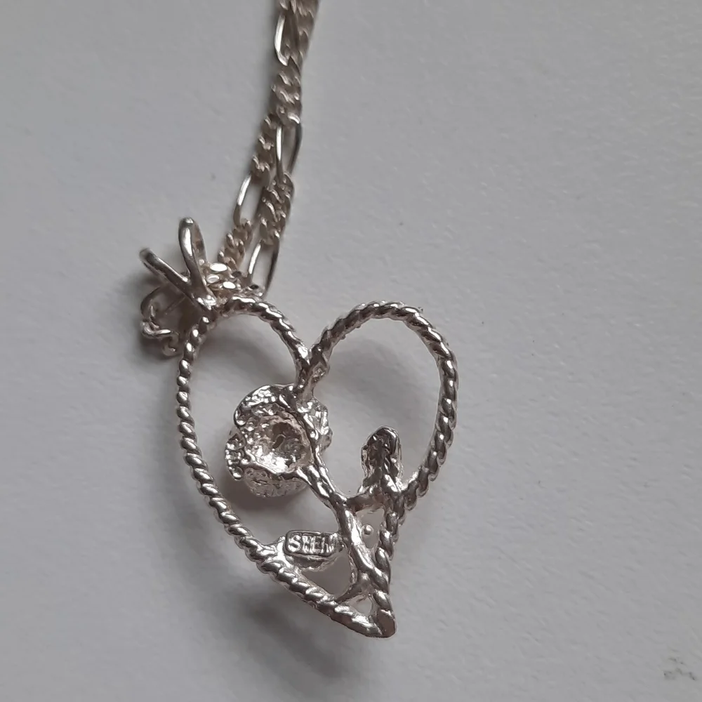 Sterling silver heart and rose pendant with sterling chain - Picture 6 of 9